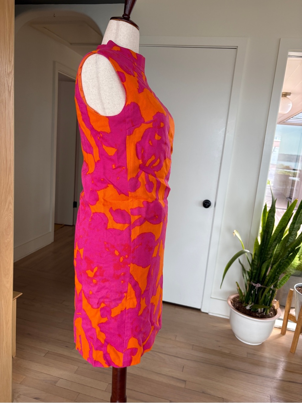Palm Springs Vibrant Pink & Orange Abstract Shift Dress - Picture 2 of 9
